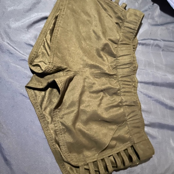 O’Neill Black shorts, gently used size Medium. - Picture 2 of 3